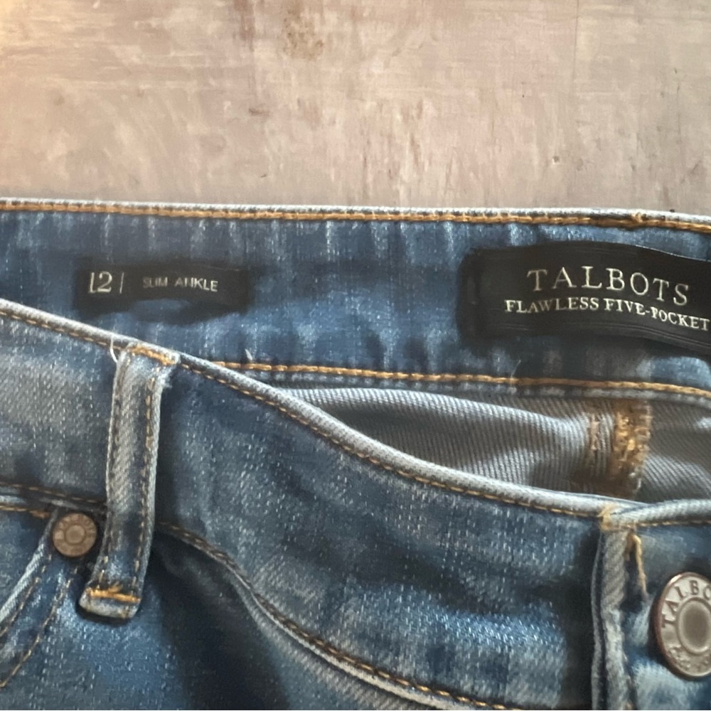 Talbots Floral Embroidered Slim Ankle Jeans Women's Size 12 - Picture 4 of 8